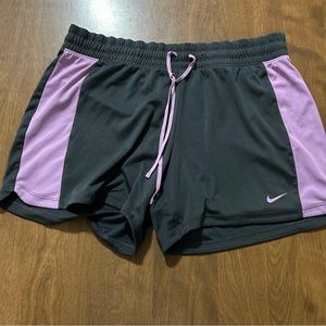 Nike shorts L
